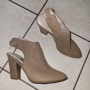 Dana Buchman Womens Size 9 Ankle Back Buckle Heel Boots Tan Beige